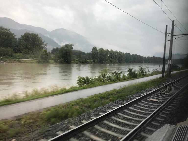 Hetkeen pysähtynyt blogi Interrail Italiaan S-Bahn München joki